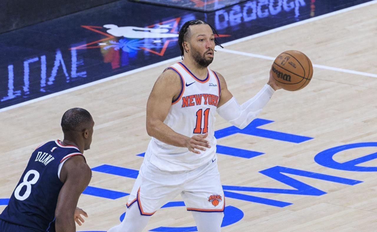 BetVictor伟德官网-生死止颓 尼克斯客场战爵士唐斯35分余热未消 弱旅再斩季后赛劲旅